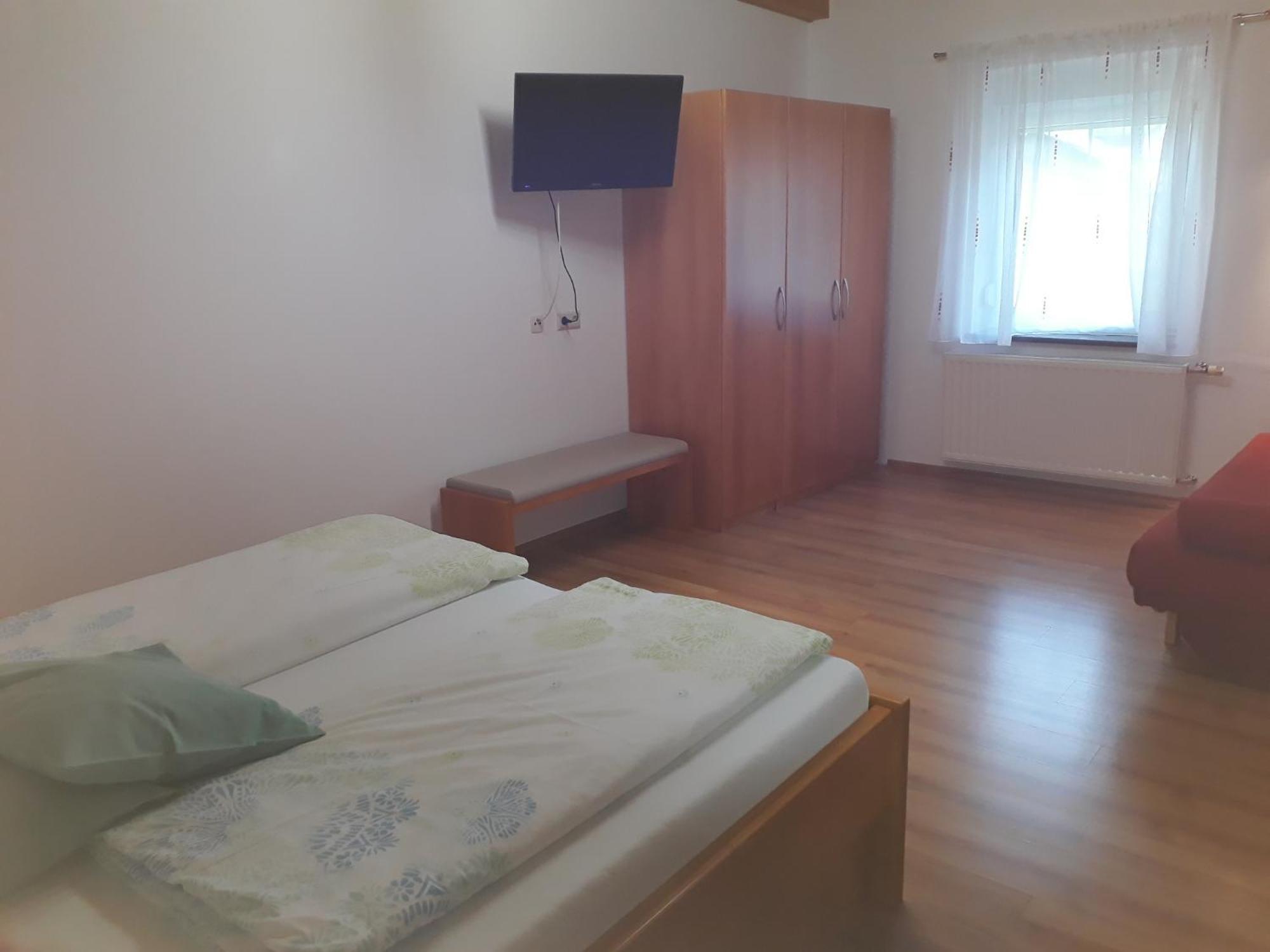 ガムリッツ Obsthof Glueck Bed & Breakfast エクステリア 写真