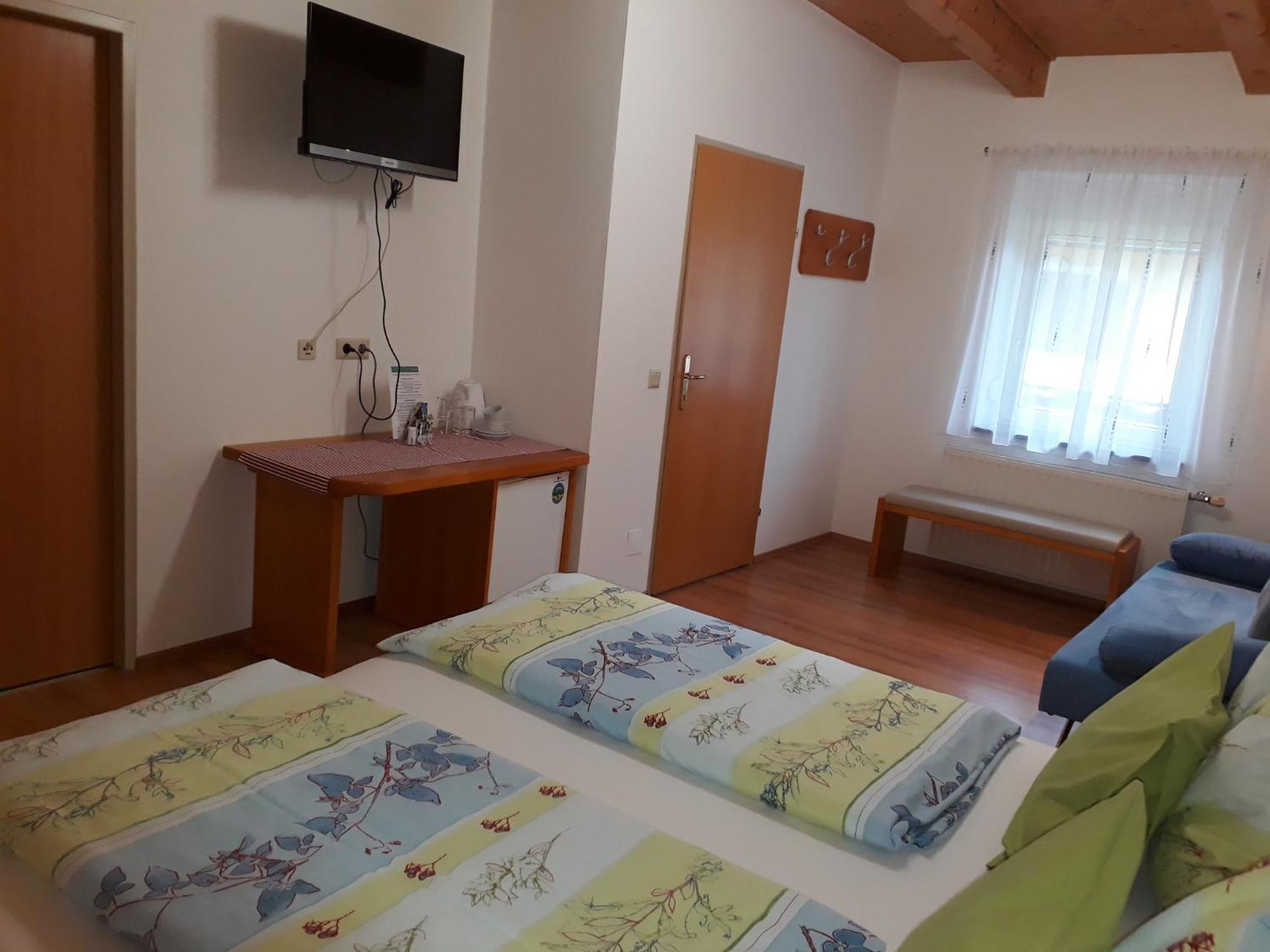 ガムリッツ Obsthof Glueck Bed & Breakfast エクステリア 写真